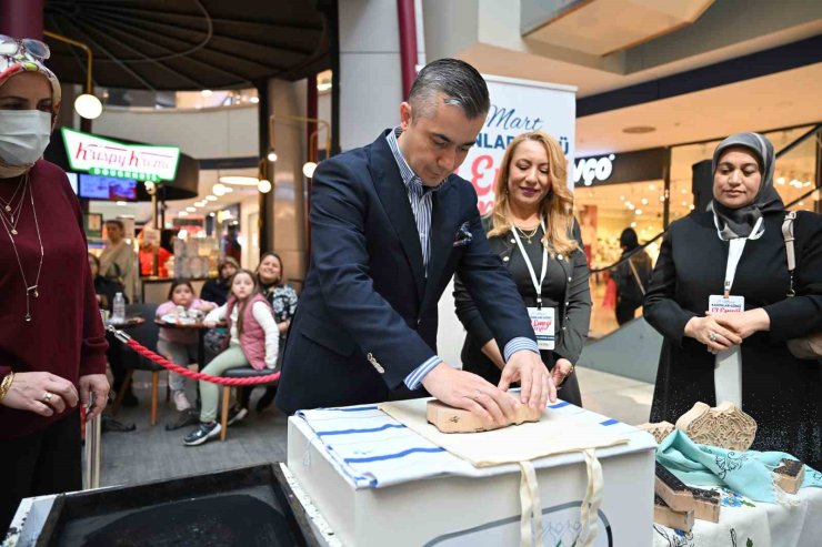 ESENYURTLU KADINLARIN ÜRETTİĞİ ÜRÜNLER SERGİLENDİ