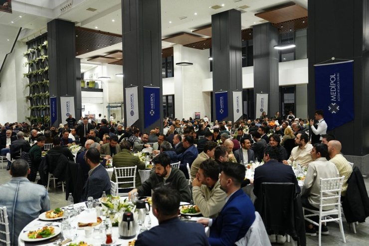 MEDYA MENSUPLARI SAHUR PROGRAMINDA BİR ARAYA GELDİ