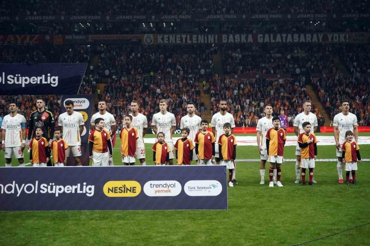 TRENDYOL SÜPER LİG: GALATASARAY: 0 - ANTALYASPOR: 0 (MAÇ DEVAM EDİYOR)