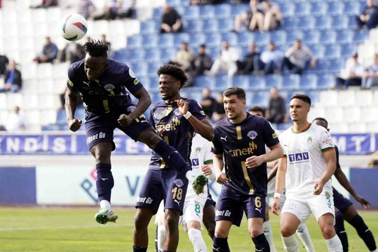 TRENDYOL SÜPER LİG: KASIMPAŞA: 2 - CORENDON ALANYASPOR: 1 (MAÇ SONUCU)