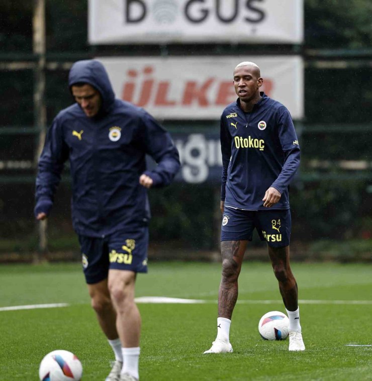 FENERBAHÇE, ÇALIŞMALARINA DEVAM ETTİ