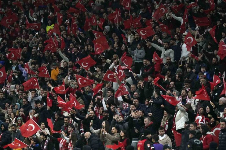UEFA ULUSLAR LİGİ: TÜRKİYE: 1 - MACARİSTAN: 1 (İLK YARI)