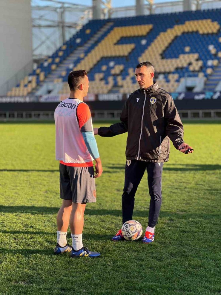 PETROLUL PLOİEŞTİ’DE MEHMET TOPAL DÖNEMİ YENİDEN BAŞLADI