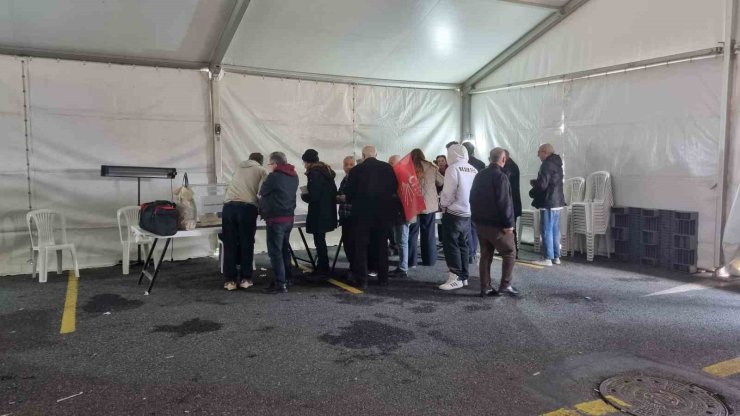 CHP’NİN CUMHURBAŞKANLIĞI ADAYLIĞI ÖN SEÇİMİNDE OY KULLANMA İŞLEMİ BAŞLADI