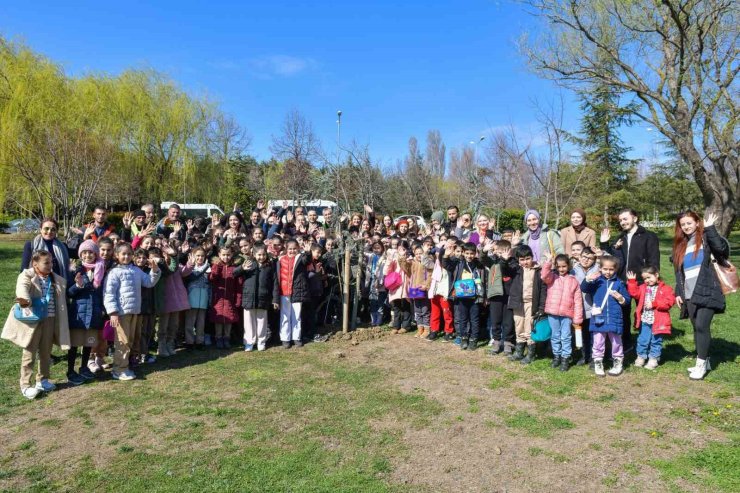 ESENYURT BELEDİYESİ’NDEN ÇEVRECİ ETKİNLİK: ORMAN HAFTASI’NDA AĞAÇLAR TOPRAKLA BULUŞTU