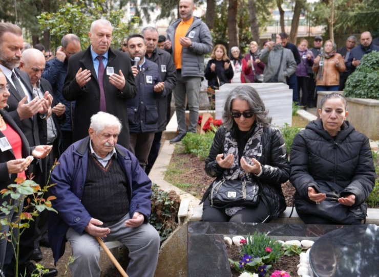 MERHUM HÜSEYİN GÜLER VEFATININ BİRİNCİ YILINDA MEZARI BAŞINDA ANILDI