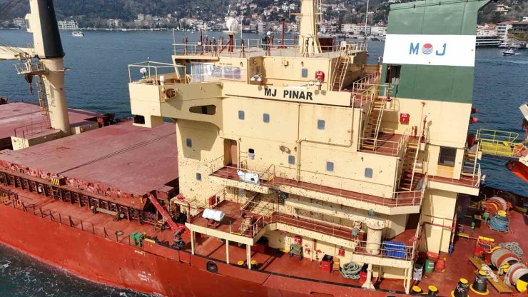 ODESSA’DA SALDIRIYA UĞRAYAN YÜK GEMİSİ İSTANBUL BOĞAZI’NDAN GEÇTİ