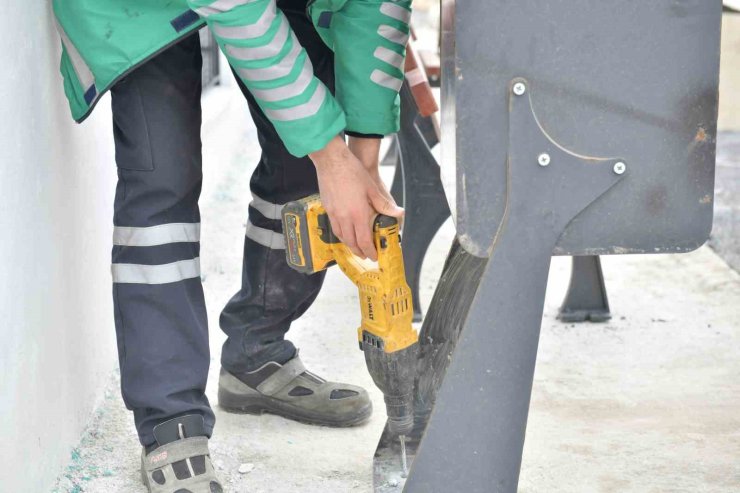 YILLARDIR ATIL BIRAKILAN YEŞİLKENT CAMİİ, KADİR GECESİ’NDE İBADETE AÇILIYOR