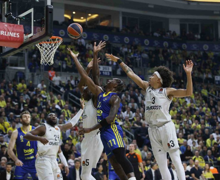 FENERBAHÇE, EUROLEAGUE’DE PLAY-OFF’U GARANTİLEDİ