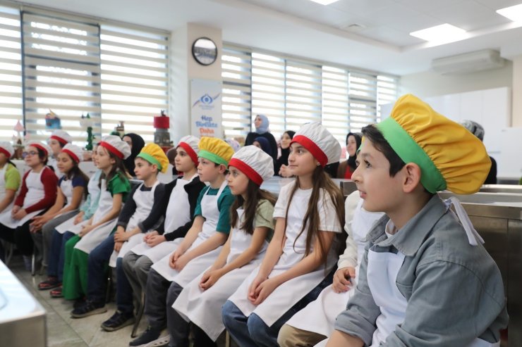 KANDİL SİMİTLERİ SULTANGAZİLİ MİNİKLERDEN