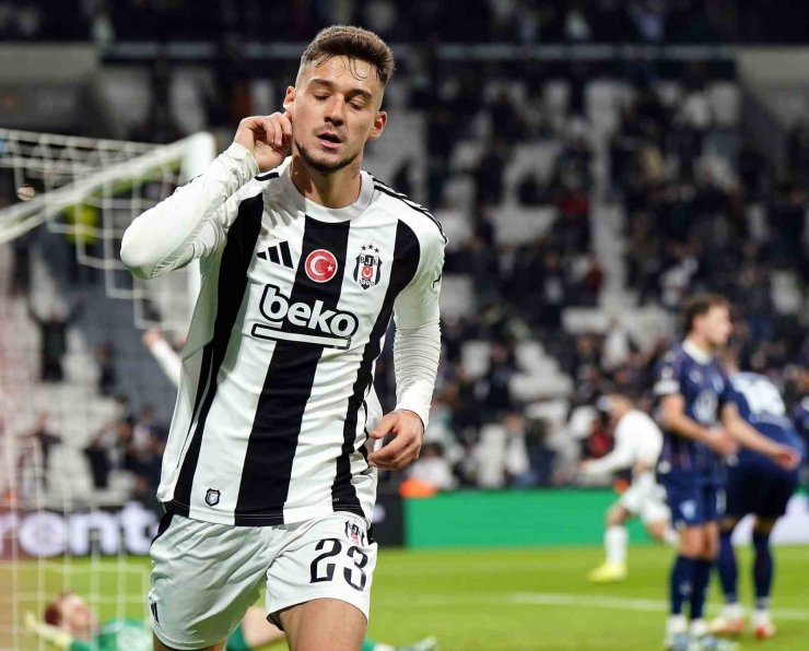 ERNEST MUÇİ, MARİO GOMEZ’DEN SONRA İLK PEŞİNDE!