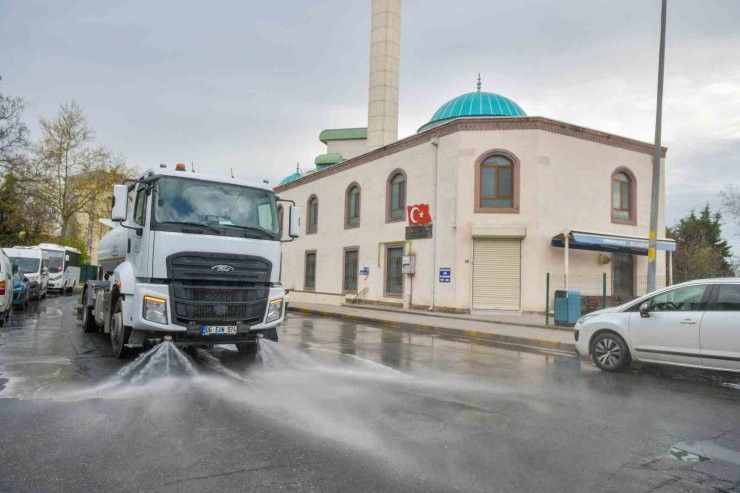 ESENYURT’UN SOKAKLARI BAYRAMA HAZIR