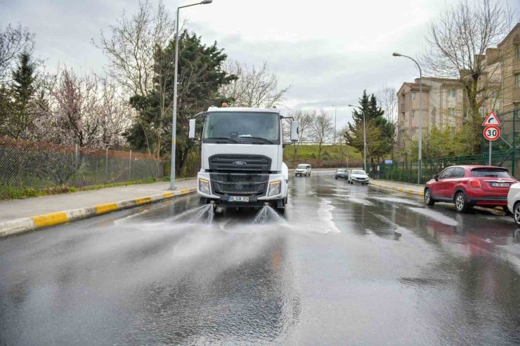 ESENYURT’UN SOKAKLARI BAYRAMA HAZIR