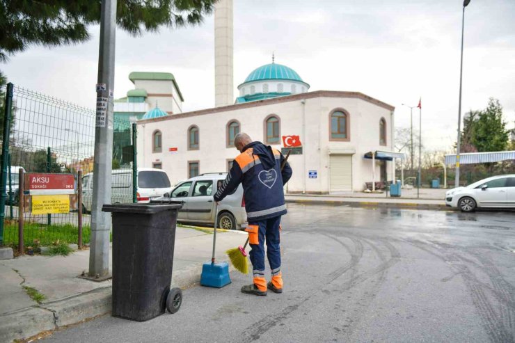 ESENYURT’UN SOKAKLARI BAYRAMA HAZIR