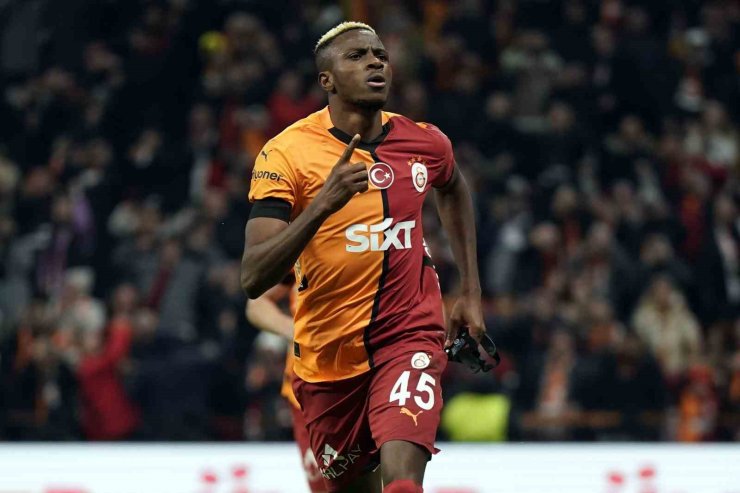 GALATASARAY’DA OSİMHEN, BEŞİKTAŞ’TA IMMOBİLE TAKIMINI SIRTLIYOR