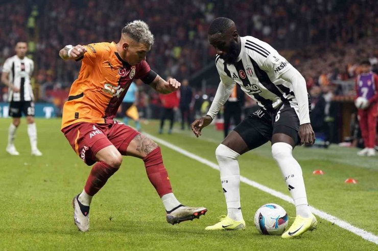 BEŞİKTAŞ, DERBİ GALİBİYETİYLE AVRUPA ŞANSINI SÜRDÜRMEK İSTİYOR