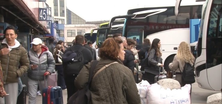BÜYÜK İSTANBUL OTOGARI’NDA BAYRAM HAREKETLİLİĞİ