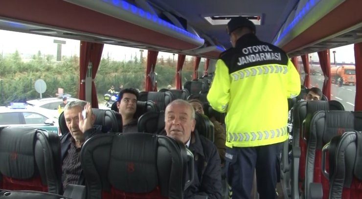 İSTANBUL’DA JANDARMADAN TRAFİKTE RAMAZAN BAYRAMI DENETİMİ