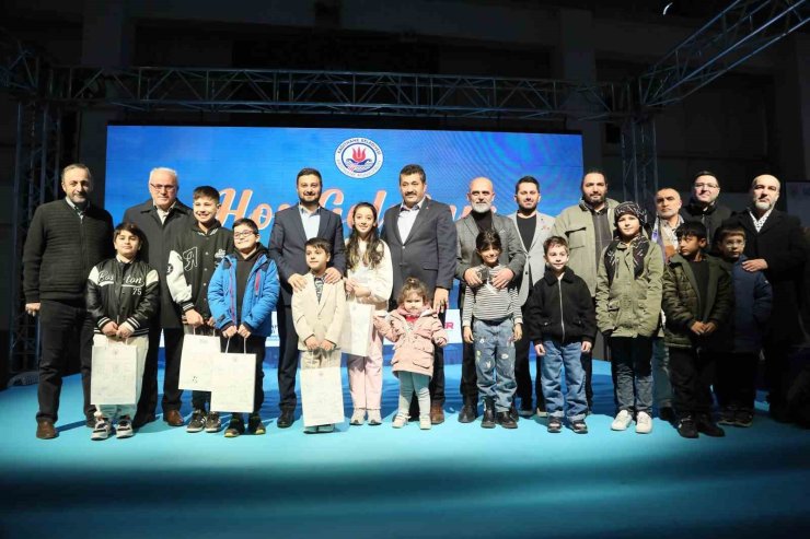 KAĞITHANE’DE 2 BİN GENÇ TABLET SAHİBİ OLDU