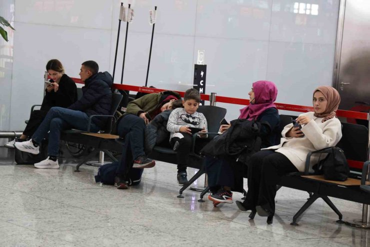 İSTANBUL HAVALİMANI’NDA BAYRAM YOĞUNLUĞU