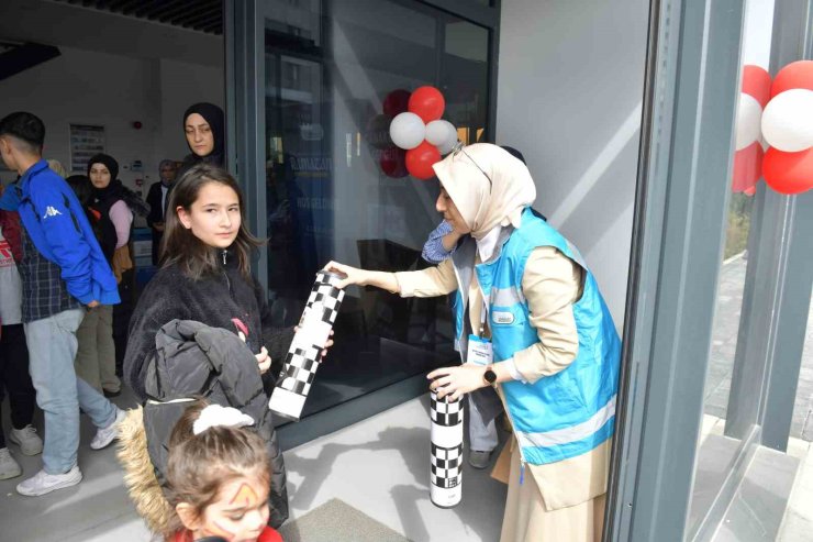 ESENYURT BELEDİYESİ, BAYRAMIN COŞKUSUNU VE MUTLULUĞUNU YETİM ÇOCUKLARLA PAYLAŞTI