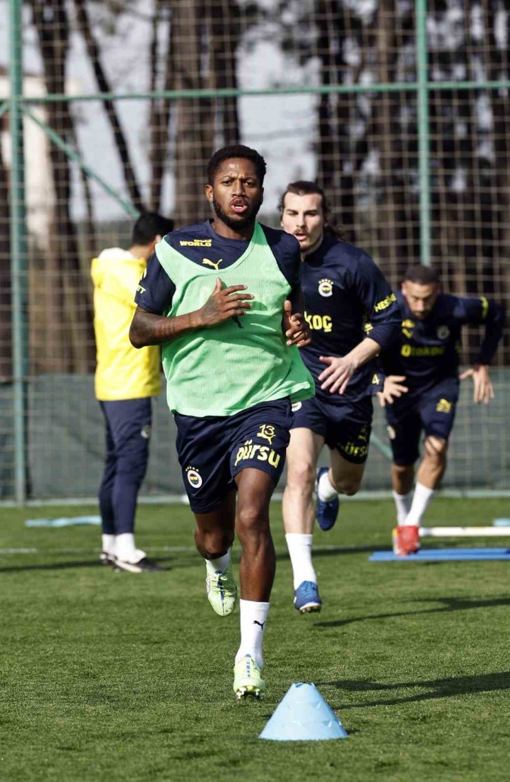 FENERBAHÇE, GALATASARAY MAÇI HAZIRLIKLARINA BAŞLADI
