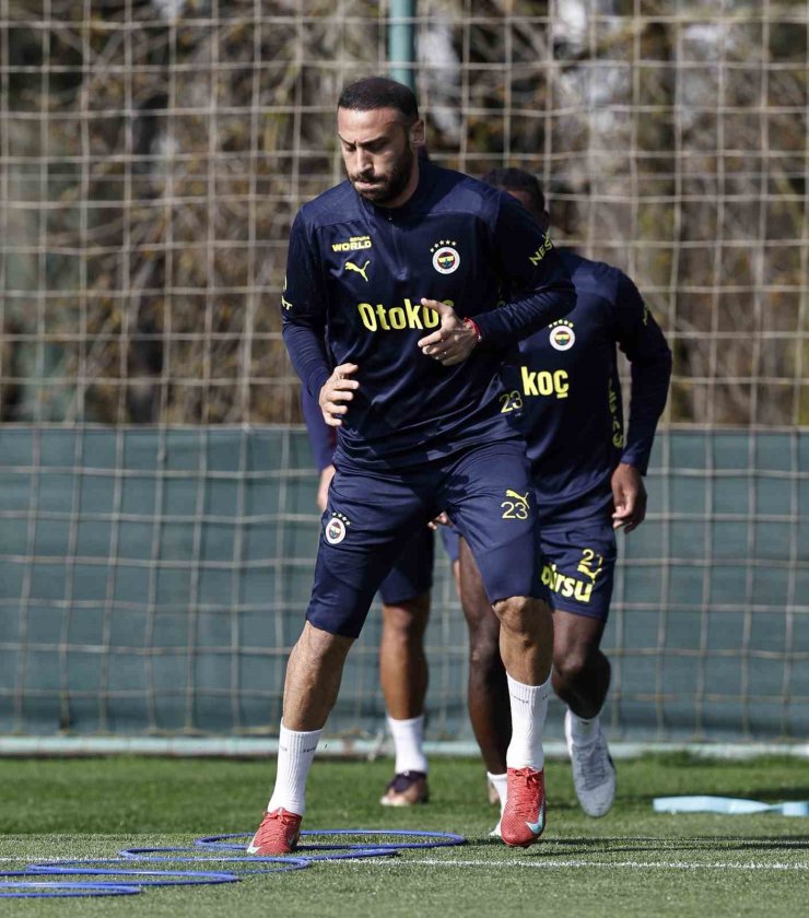 FENERBAHÇE, GALATASARAY MAÇI HAZIRLIKLARINA BAŞLADI