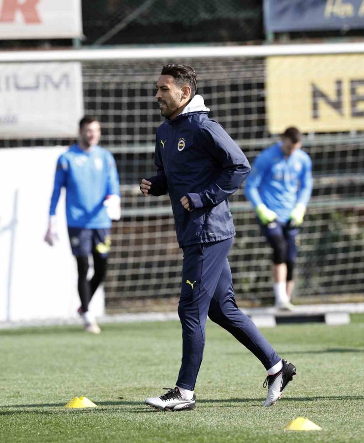 FENERBAHÇE, GALATASARAY MAÇI HAZIRLIKLARINA BAŞLADI