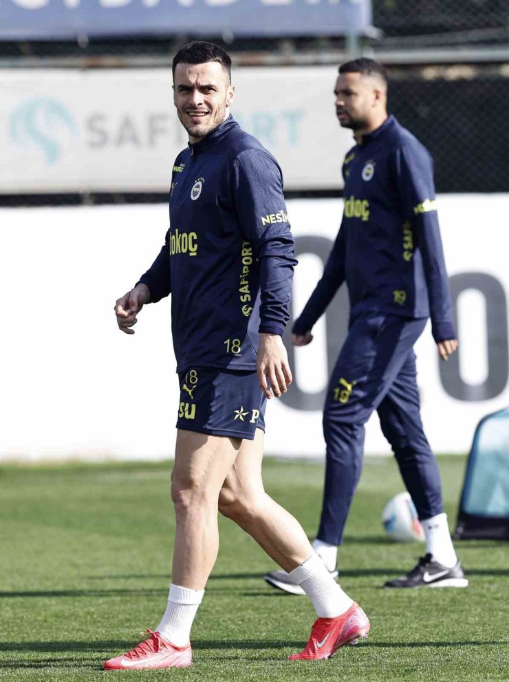 FENERBAHÇE, GALATASARAY MAÇI HAZIRLIKLARINA BAŞLADI