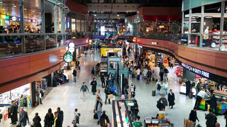 SABİHA GÖKÇEN HAVALİMANI’NDA ÇİFTE REKOR