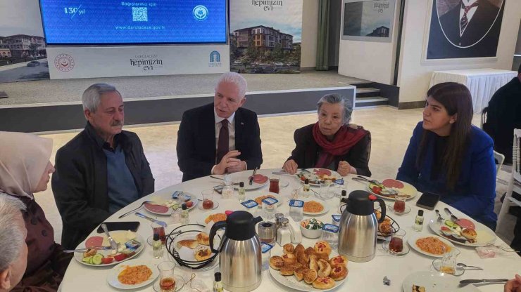 İSTANBUL VALİSİ DAVUT GÜL’DEN DARÜLACEZE’YE BAYRAM ZİYARETİ