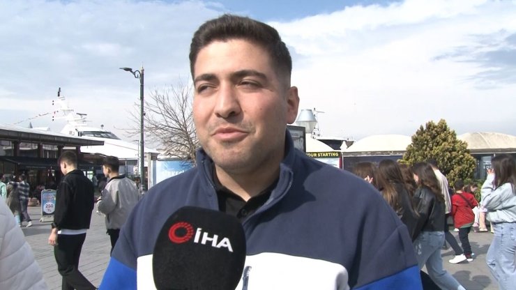 RAMAZAN BAYRAMI’NI İSTANBUL’DA GEÇİREN VATANDAŞLAR EMİNÖNÜ’NE AKIN ETTİ