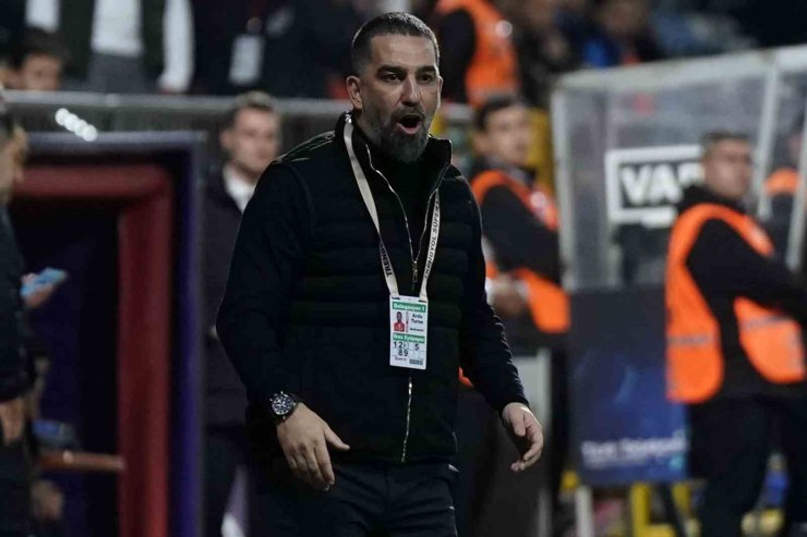TRENDYOL SÜPER LİG: EYÜPSPOR: 0 - BAŞAKŞEHİR: 0 (MAÇ DEVAM EDİYOR)