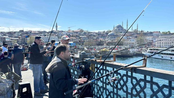 OLTA BALIKÇILARI BAYRAMDA GALATA KÖPRÜSÜ’NE AKIN ETTİ