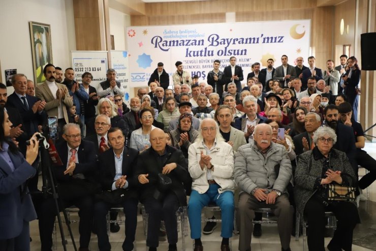 BAŞKAN AKGÜN, BÜYÜKÇEKMECELİLERLE BAYRAMLAŞTI