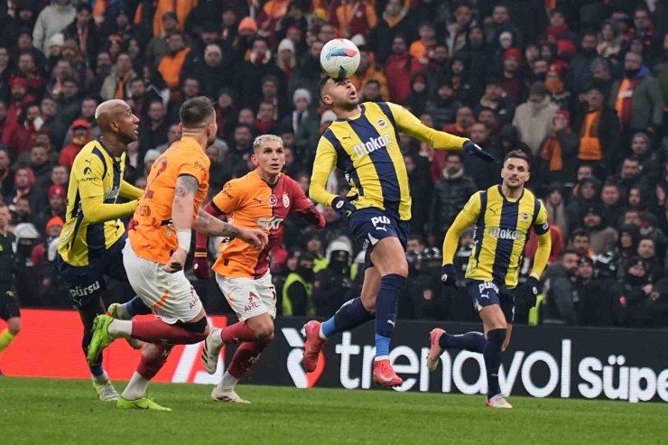 FENERBAHÇE’DE HEDEF DERBİYİ KAZANIP YARI FİNALE YÜKSELMEK