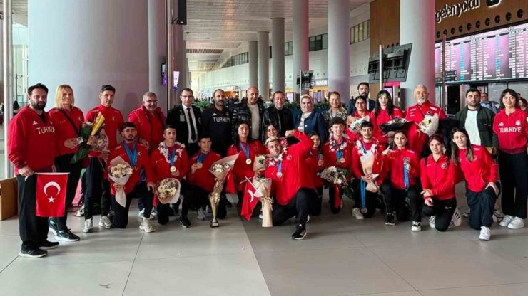 AVRUPA ŞAMPİYONU PARA ATLETİZM MİLLİ TAKIMI YURDA DÖNDÜ