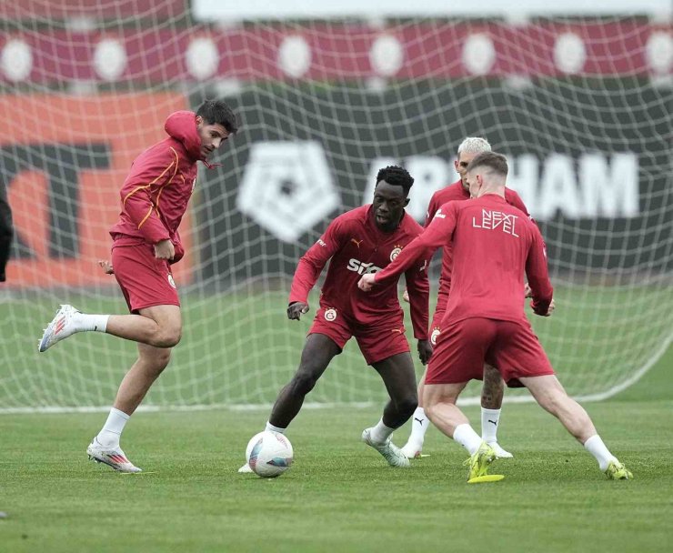 GALATASARAY, FENERBAHÇE DERBİSİ HAZIRLIKLARINI TAMAMLADI