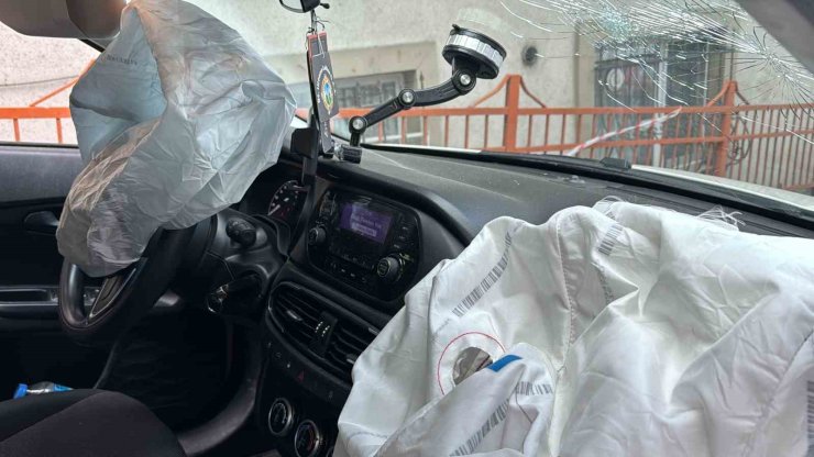 KAĞITHANE’DE OTOMOBİLİN ÇARPTIĞI KADININ AYAĞI KOPTU