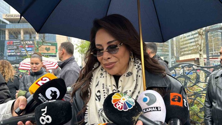 ÜNLÜ SANATÇI VOLKAN KONAK İÇİN İSTANBUL’DA CENAZE TÖRENİ DÜZENLENDİ