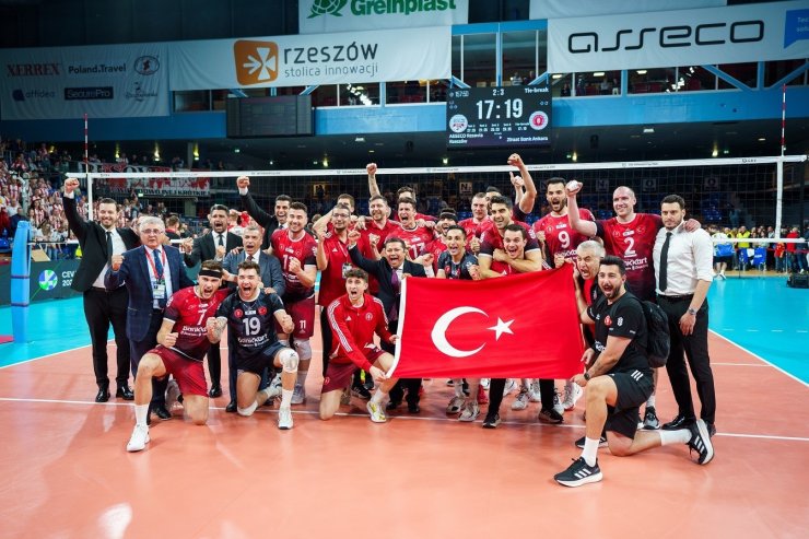 2025 CEV KUPASI: ASSECO RESOVİA RZESZOW: 2 - ZİRAAT BANKKART: 3