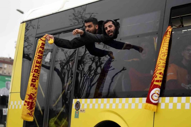 GALATASARAY TARAFTARI, KADIKÖY’DE