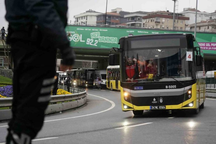 GALATASARAY TARAFTARI, KADIKÖY’DE
