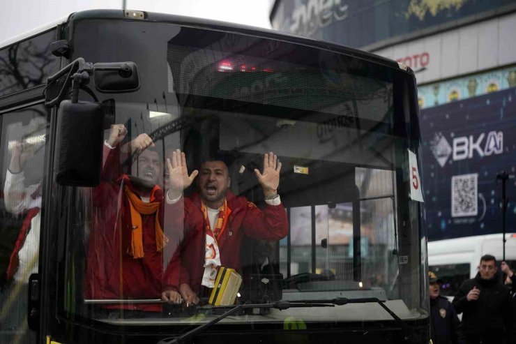 GALATASARAY TARAFTARI, KADIKÖY’DE