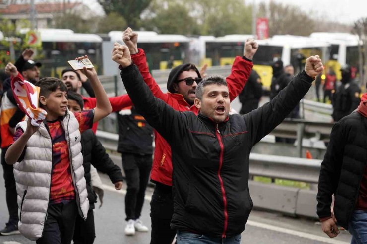 GALATASARAY TARAFTARI, KADIKÖY’DE