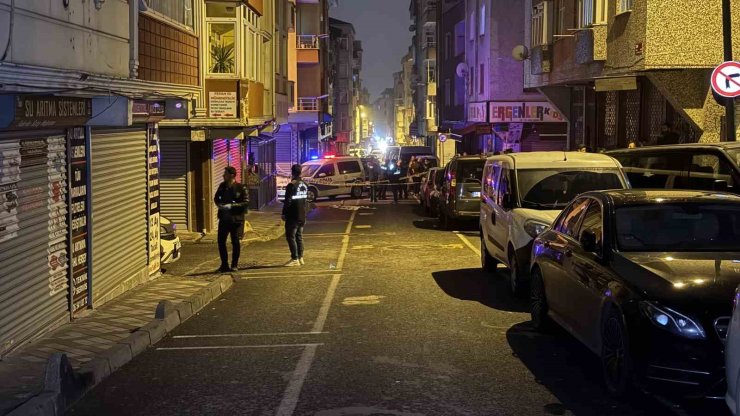 BAĞCILAR’DA KİMLİK KONTROLÜNDEKİ ŞAHISLAR BEKÇİLERE ATEŞ AÇTI: 1 BEKÇİ AĞIR YARALI