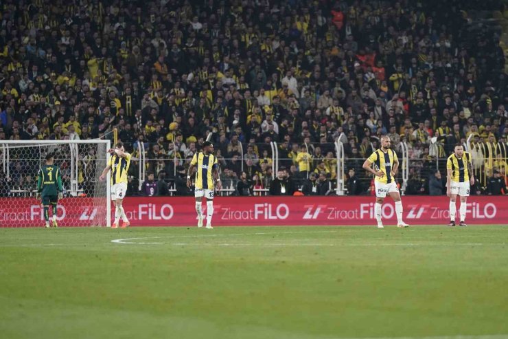 ZİRAAT TÜRKİYE KUPASI: FENERBAHÇE: 1 - GALATASARAY: 2 (İLK YARI)