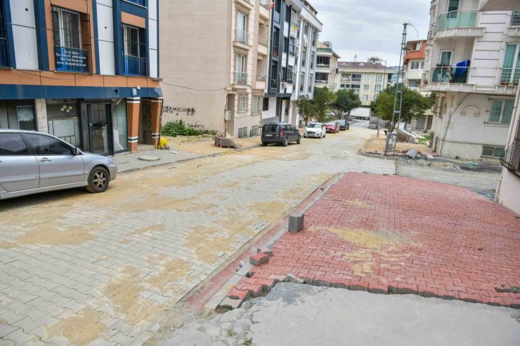 ESENYURT’TA 5 AYDA 129 BİN 298 METREKARE PARKE YOL YAPILDI