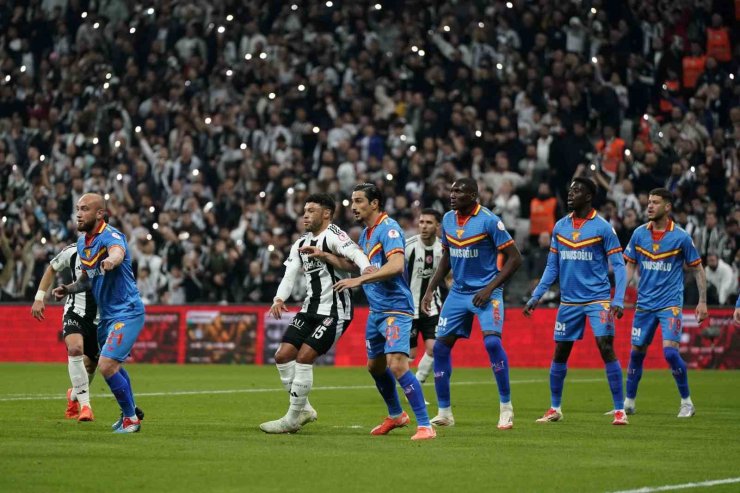 ZİRAAT TÜRKİYE KUPASI: BEŞİKTAŞ: 1 - GÖZTEPE: 1 (İLK YARI)