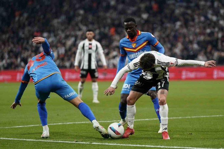 ZİRAAT TÜRKİYE KUPASI: BEŞİKTAŞ: 1 - GÖZTEPE: 1 (İLK YARI)